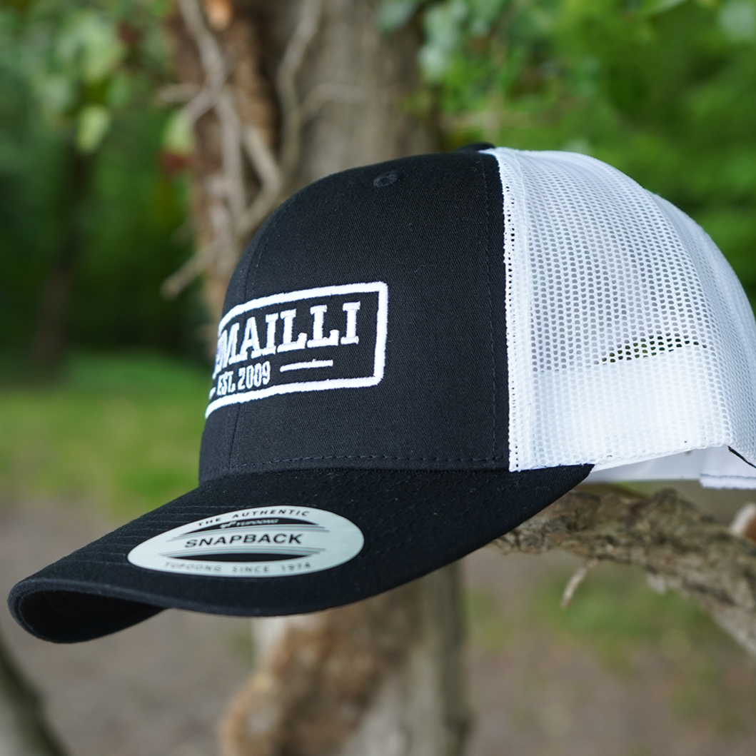 ARMAILLI TRUCKER CAP SCHWARZ/WEISS