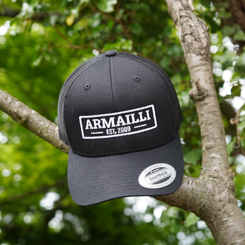 ARMAILLI TRUCKER SCHWARZE KAPPE