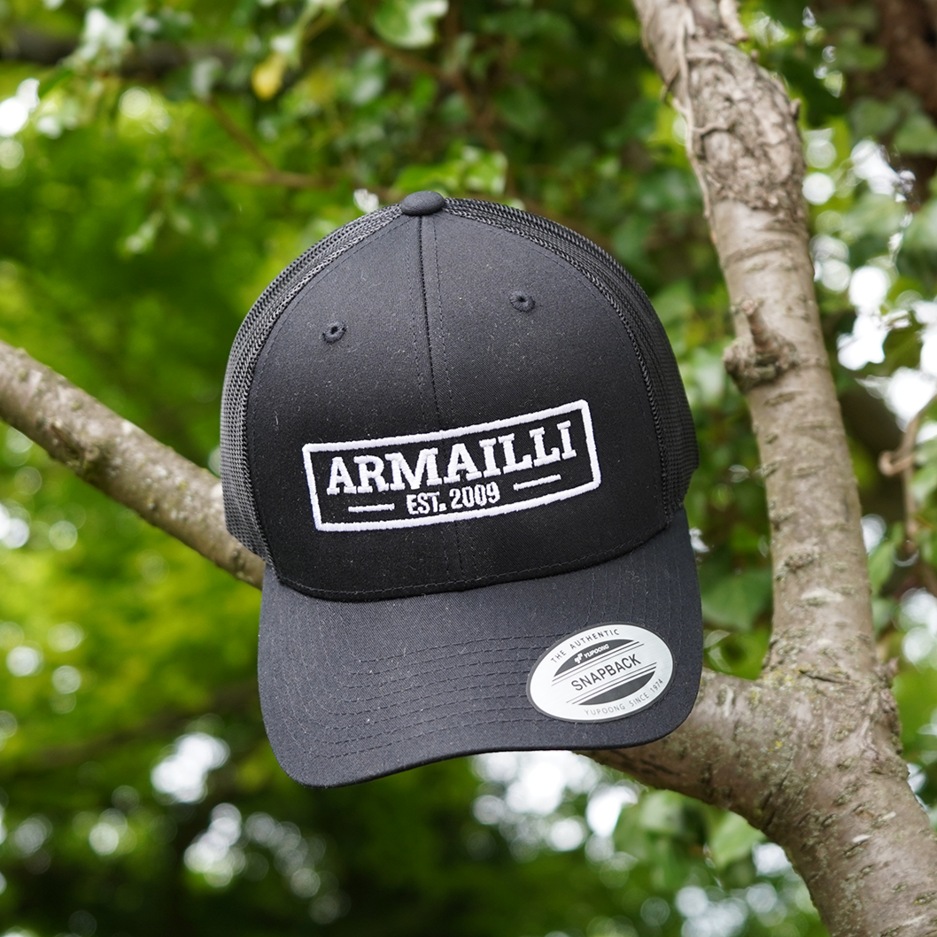 ARMAILLI TRUCKER SCHWARZE KAPPE